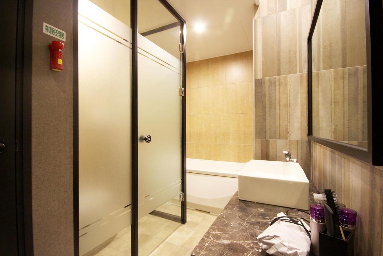 Hotel 38.5 Jinhae Changwon Esterno foto